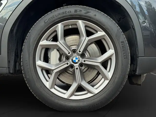 BMW X3 view 14