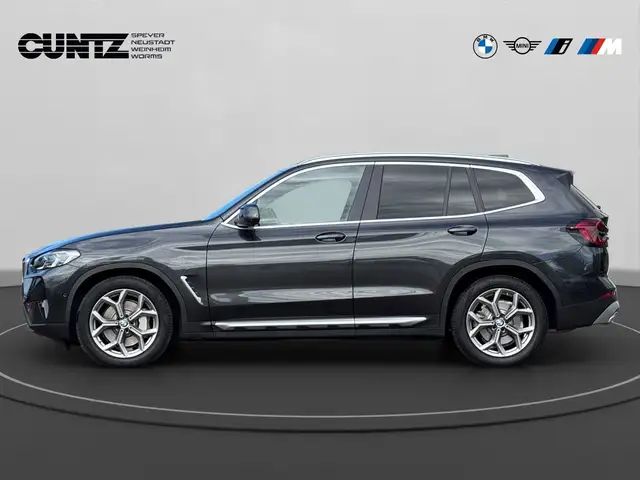 BMW X3 view 9