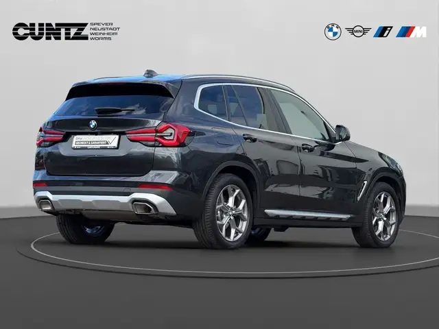 BMW X3 view 6