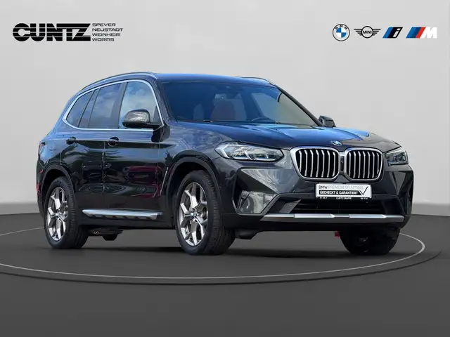 BMW X3 view 4