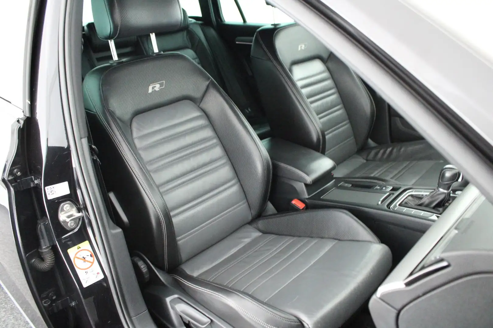 Volkswagen Passat Variant 1.4 TSI 150pk DSG ACT 2x R-Line Camera Leder Keyle Noir - 2