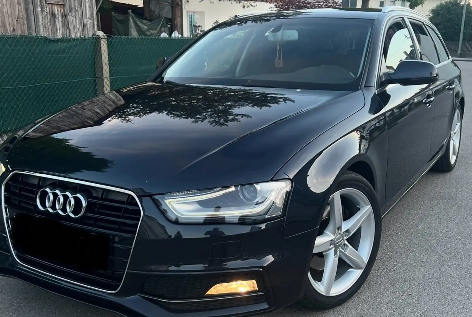 Audi A4 A4 Avant 8 Gang Diesel 2.0 TDI DPF multitr.Attr. - 2
