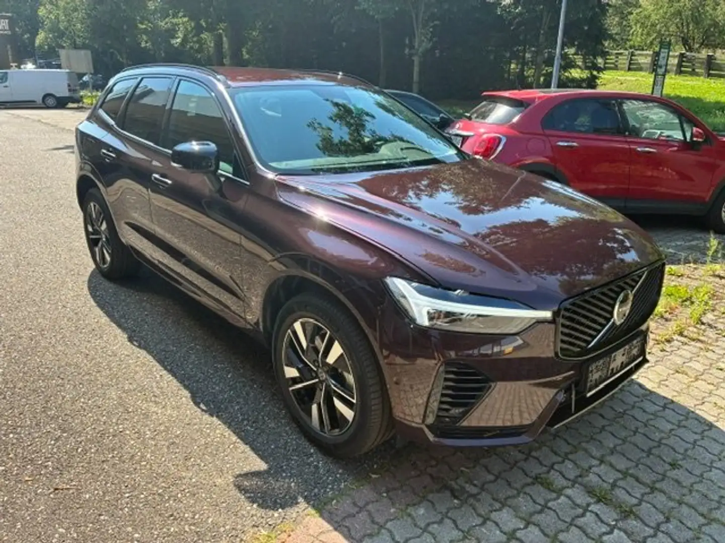 Volvo XC60 T6 AWD PHEV 18,8kWh Plus Dark Aut. Violett - 1