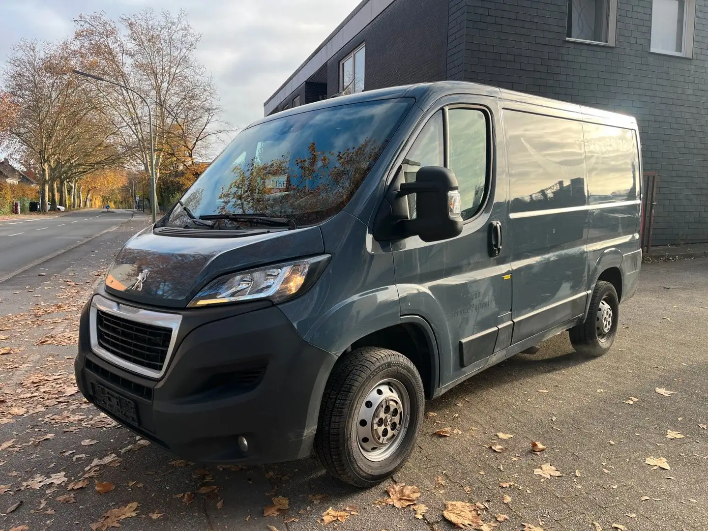 Peugeot Boxer Kasten 328 L1H1 Pro BlueHDi 120 Stop&Start Albastru - 1