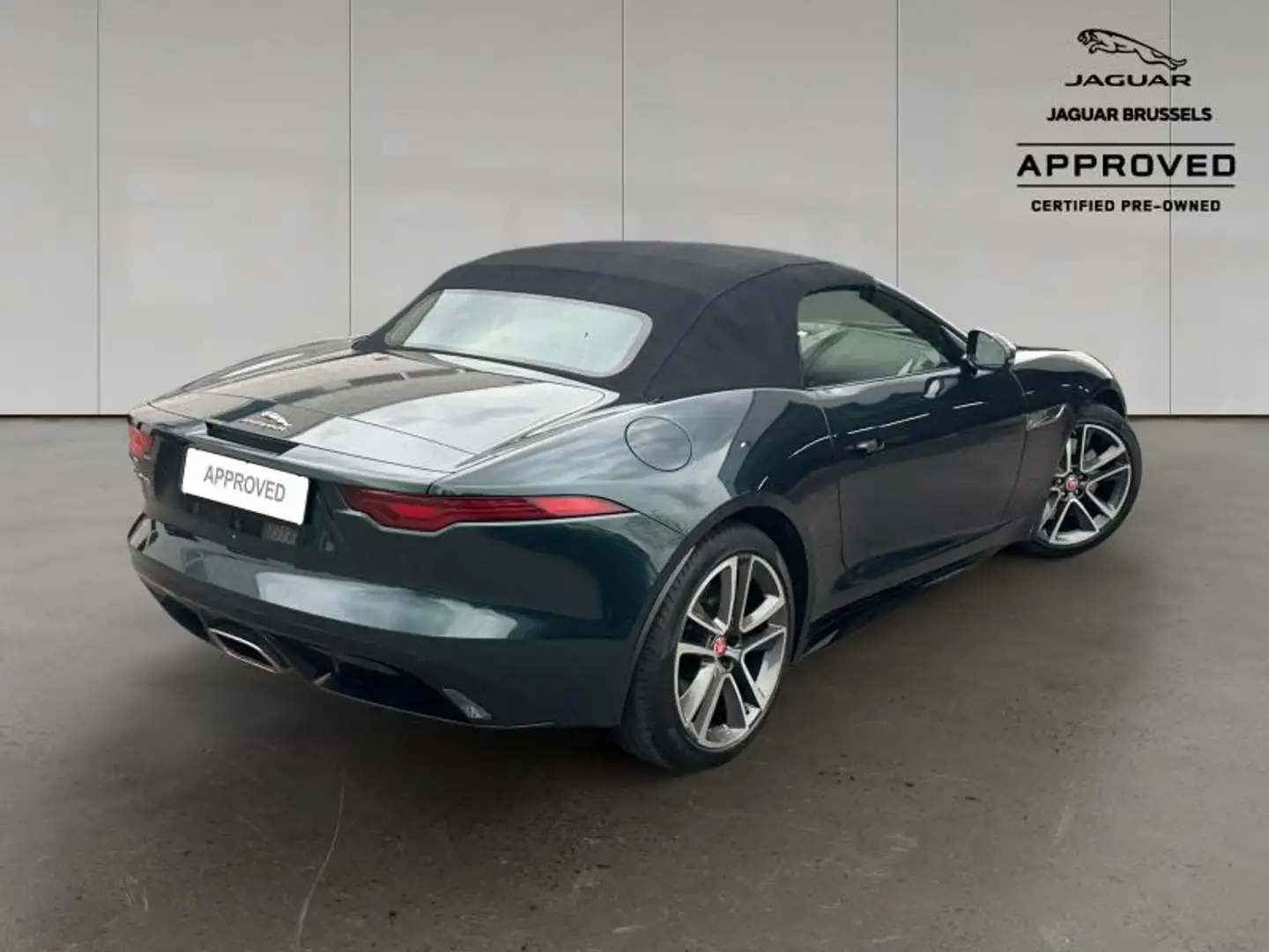 Jaguar F-Type Convertible P300 R-Dynamic 2 YEARS WARRANTY Groen - 2