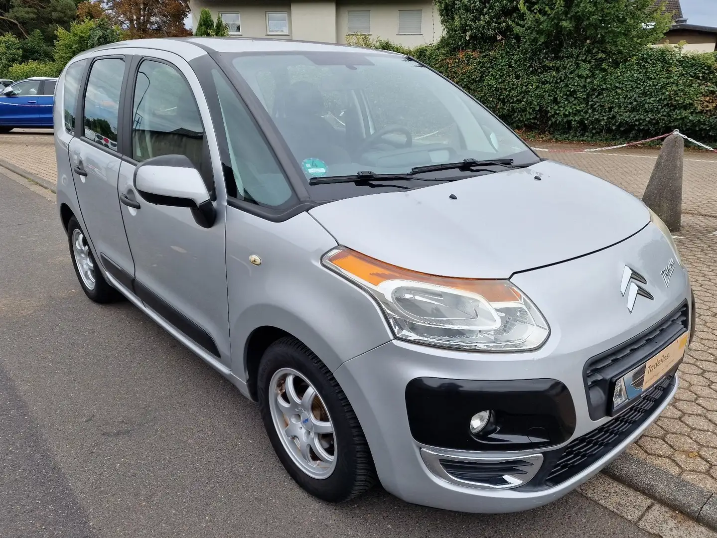 Citroen C3 Picasso Tendance TÜV neu in sehr gutem Zustand Silber - 2