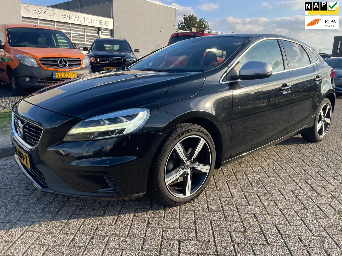 Volvo V40 2.0 D2 R-Design,Garantie Zwart - 1