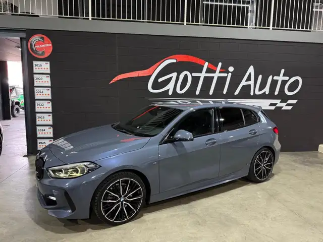 BMW 1 Series view 2