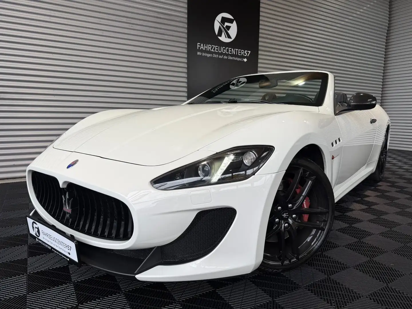 Maserati GranCabrio MC 4.7L V8/PDC/NAVI/SHZ/BOSE Wit - 1