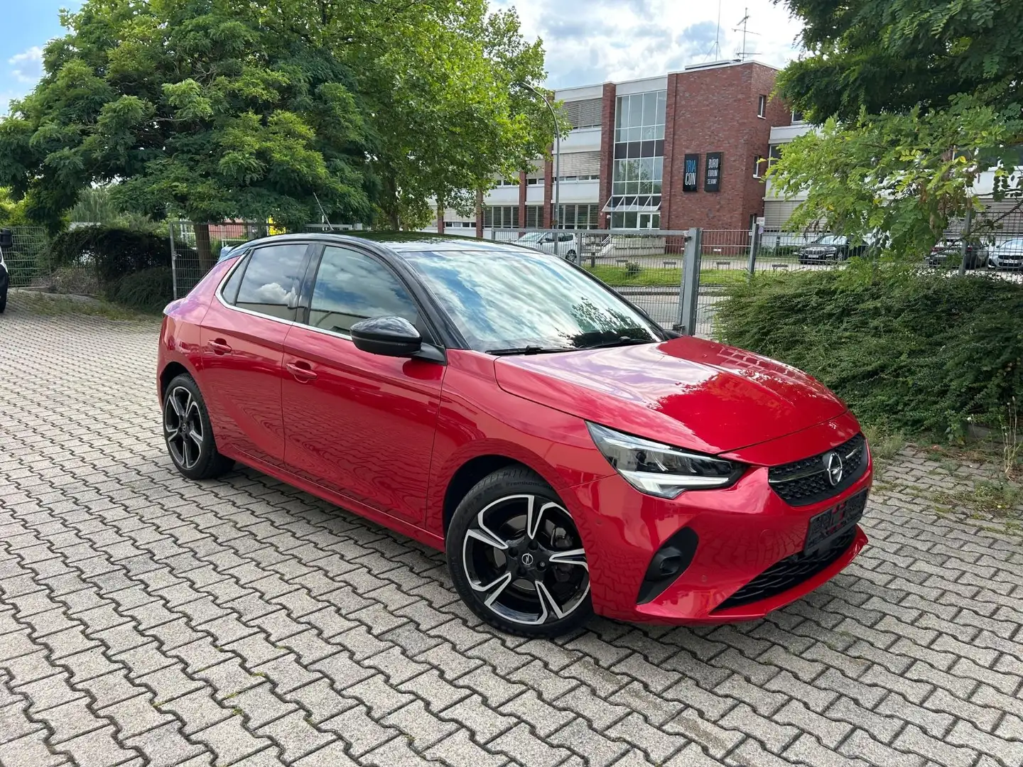 Opel Corsa F 1.2T Elegance Automatik Rouge - 2