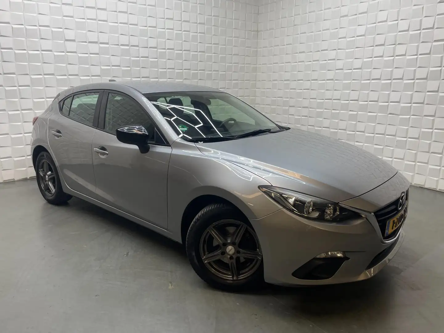 Mazda 3 1.5 S 2DE EIGENAAR NAP siva - 2