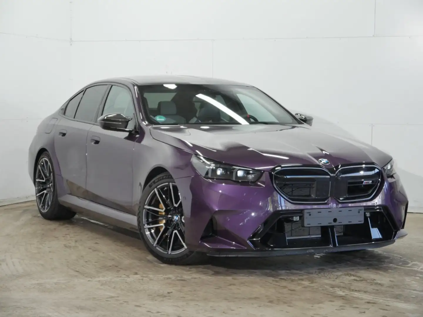 BMW M5 Limousine Individual Daytonaviolett ///DriversP. Mauve - 2