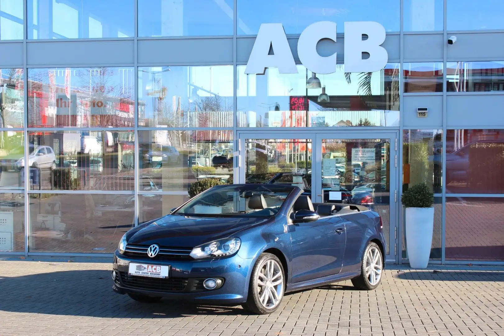 Volkswagen Golf VI Cabrio TSI DSG Exclusive Xenon Leder RFK Blau - 1