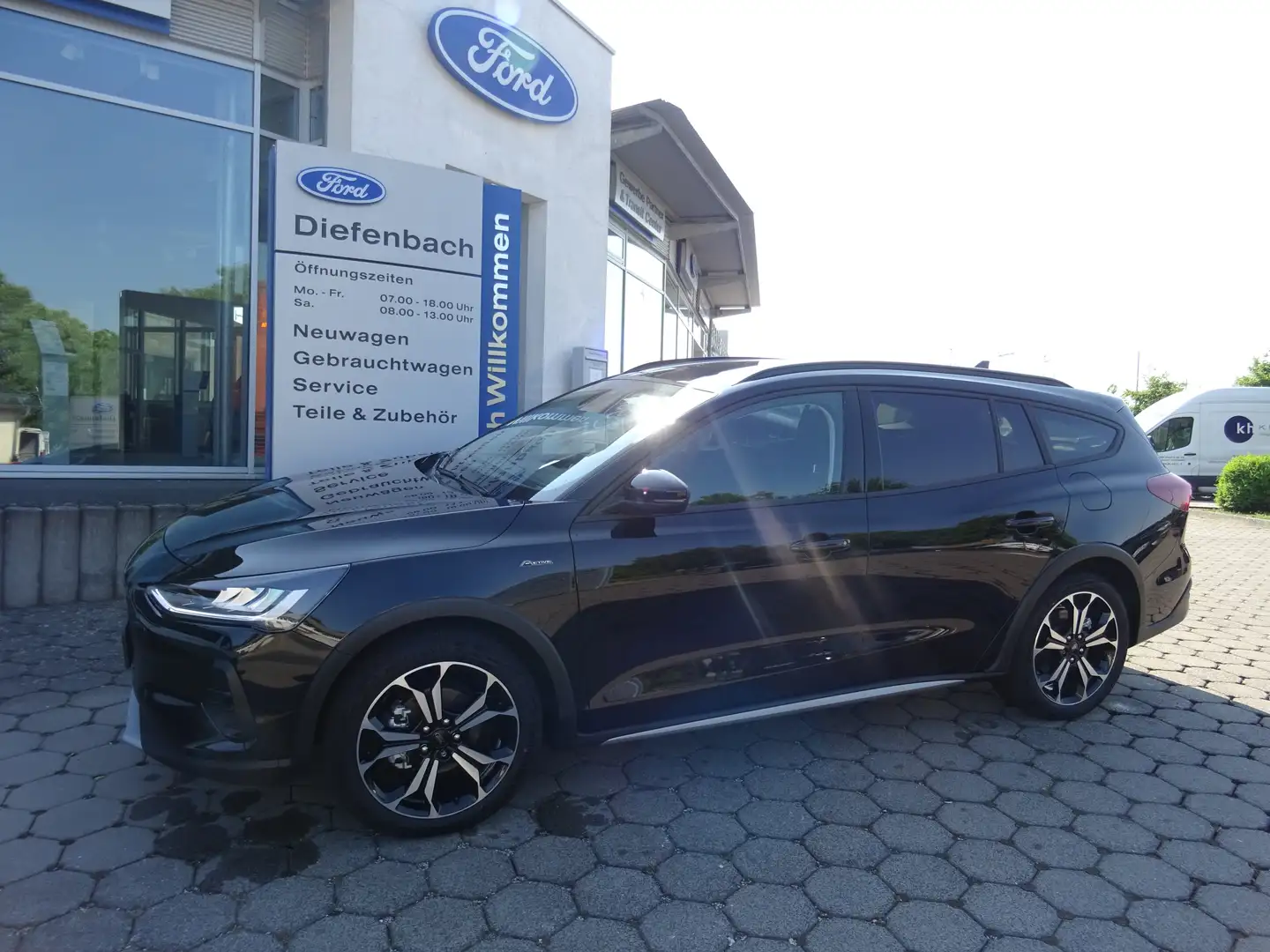 Ford Focus 1.0 Ecoboost Active Style Turnier +Kamera+ACC+TW Zwart - 2
