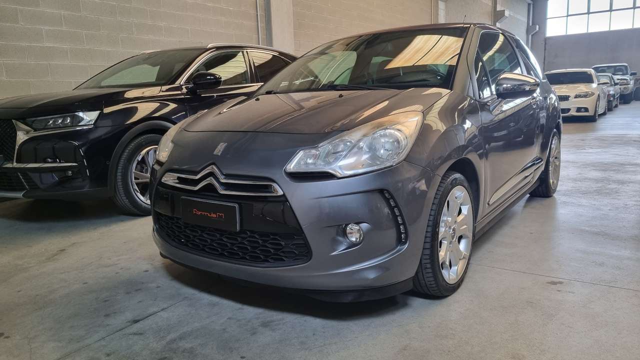 DS Automobiles DS 3 DS3 1.6 hdi Chic 70cv*Pelle*Navi*PDC*Bluetooth*