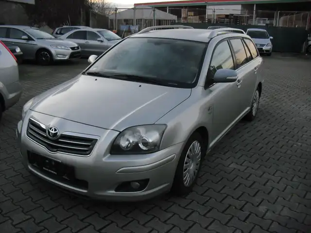 Toyota Avensis Avensis Combi Diesel 2.2 D-CAT Combi Executive