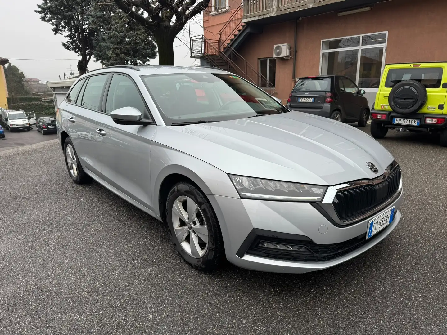 Skoda Octavia Wagon 2.0 tdi Executive 115cv TAGLIANDI UFFICIALI! Argento - 2