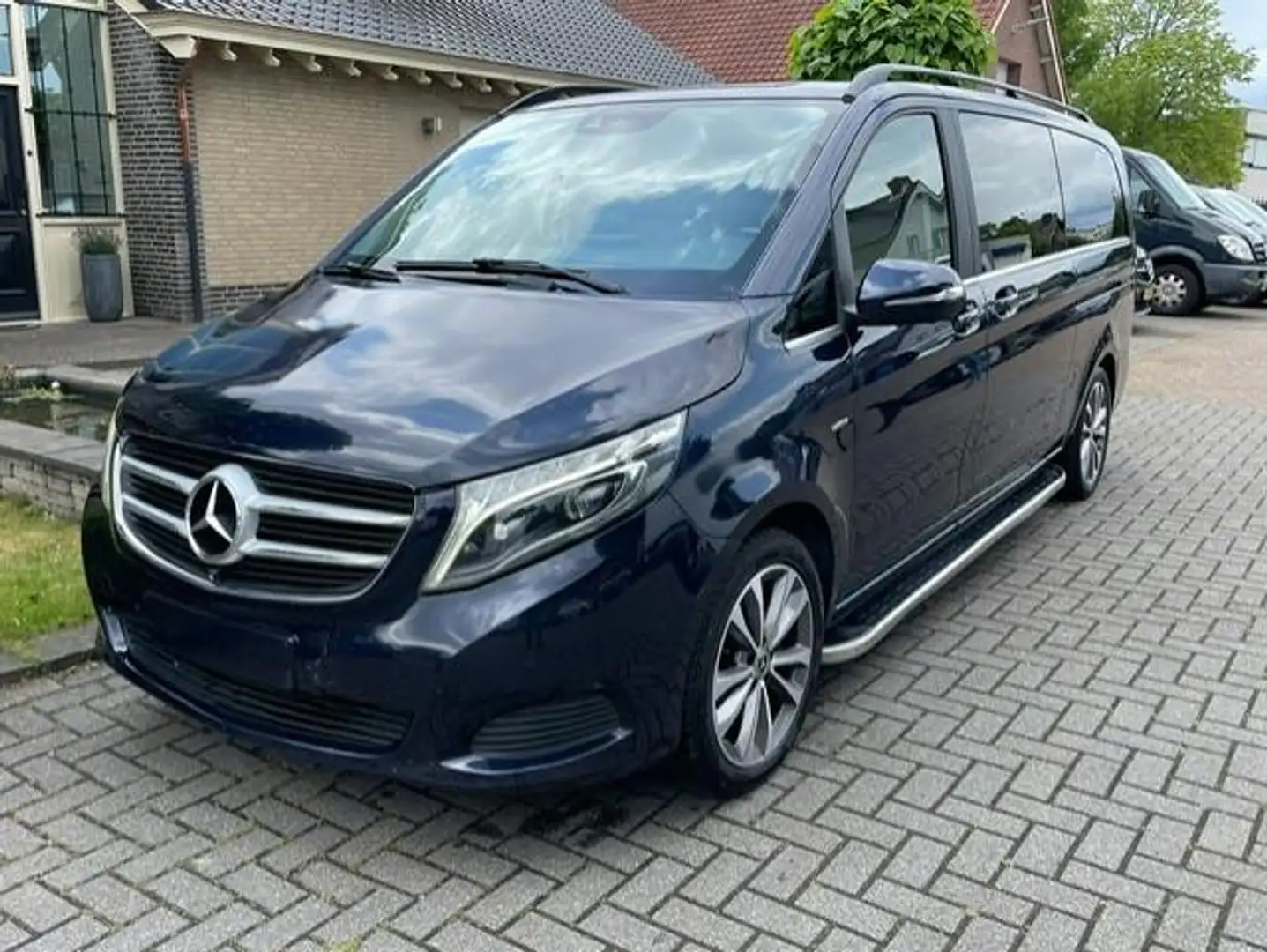 Mercedes-Benz V 250 d AVANTGARDE 7 SITZ EXTRA LANG COMAND Azul - 1