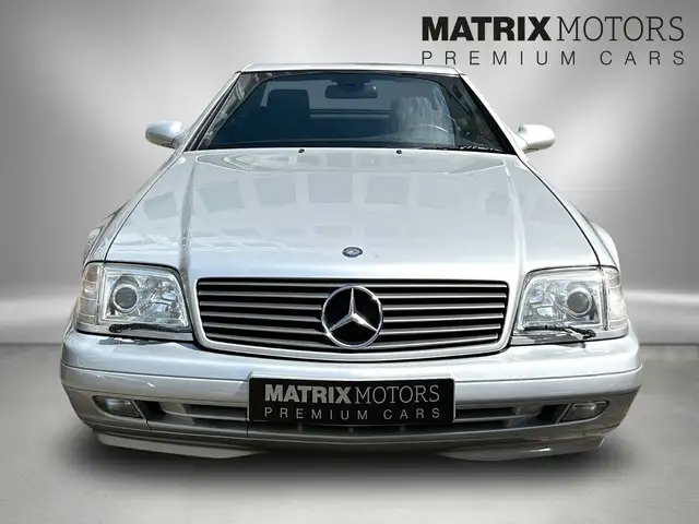 Mercedes-Benz SL view 23