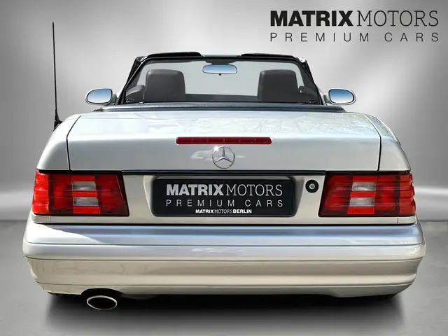 Mercedes-Benz SL view 28