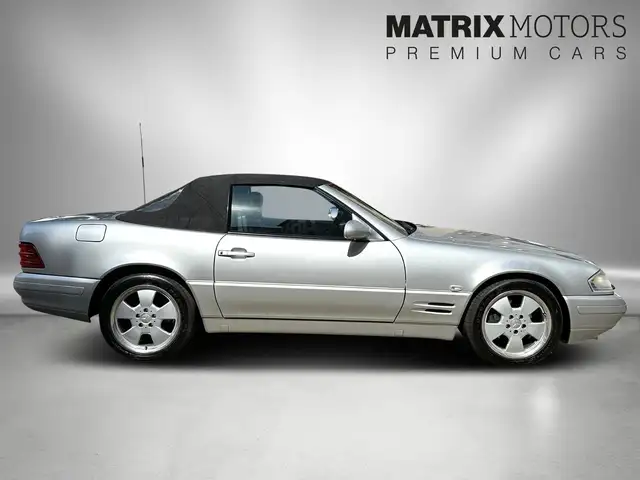 Mercedes-Benz SL view 9
