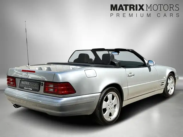 Mercedes-Benz SL view 2