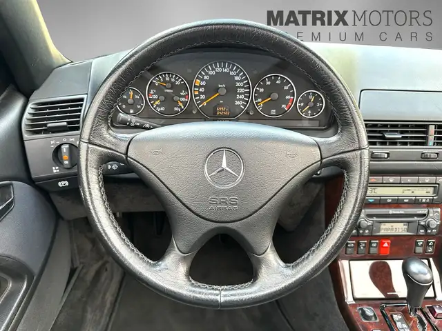 Mercedes-Benz SL view 11