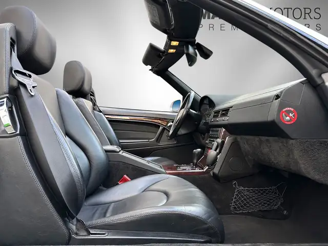 Mercedes-Benz SL view 16