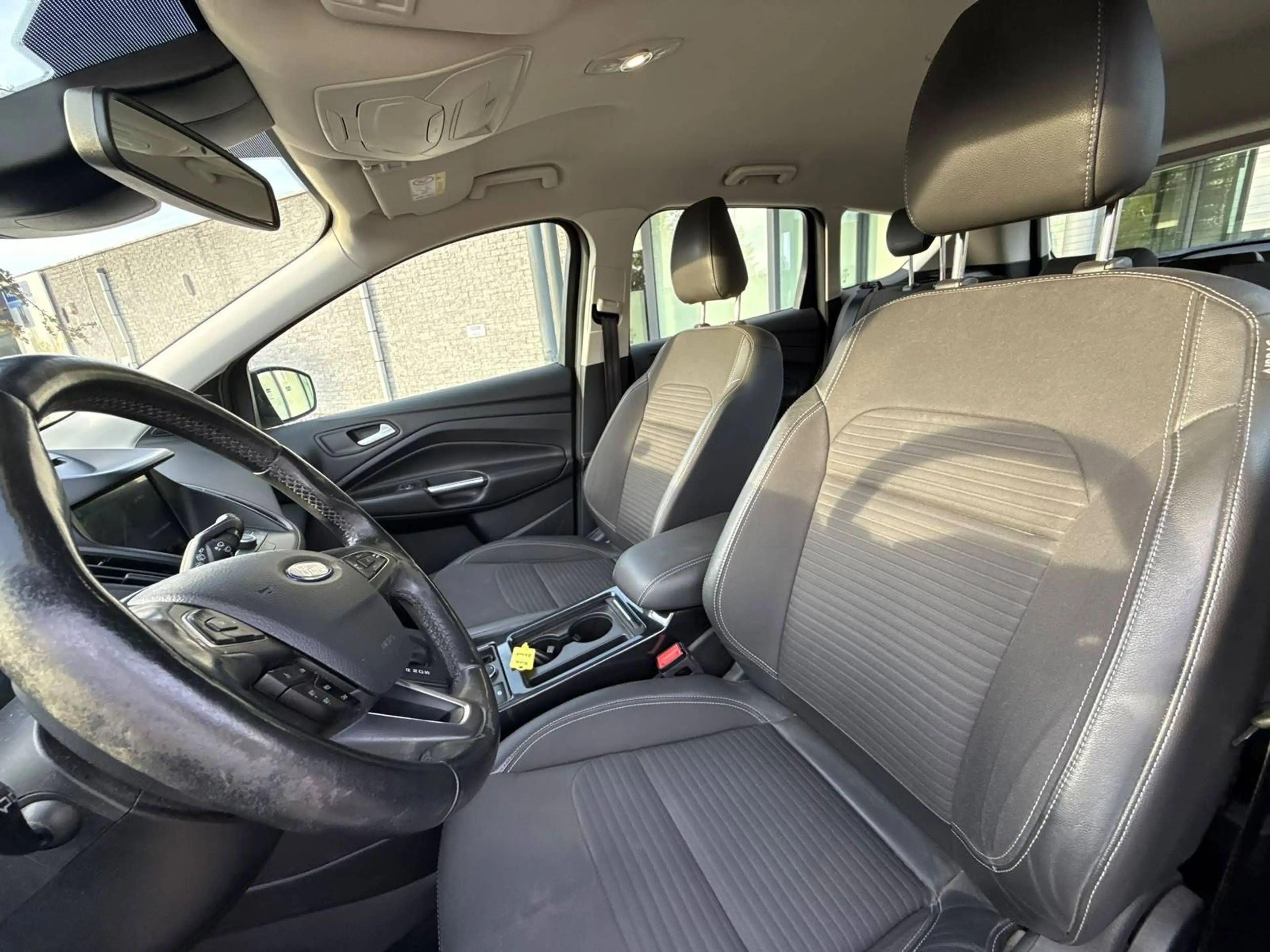 Ford Kuga Kuga 1.5 TDCi FWD Titanium PS — photo 9