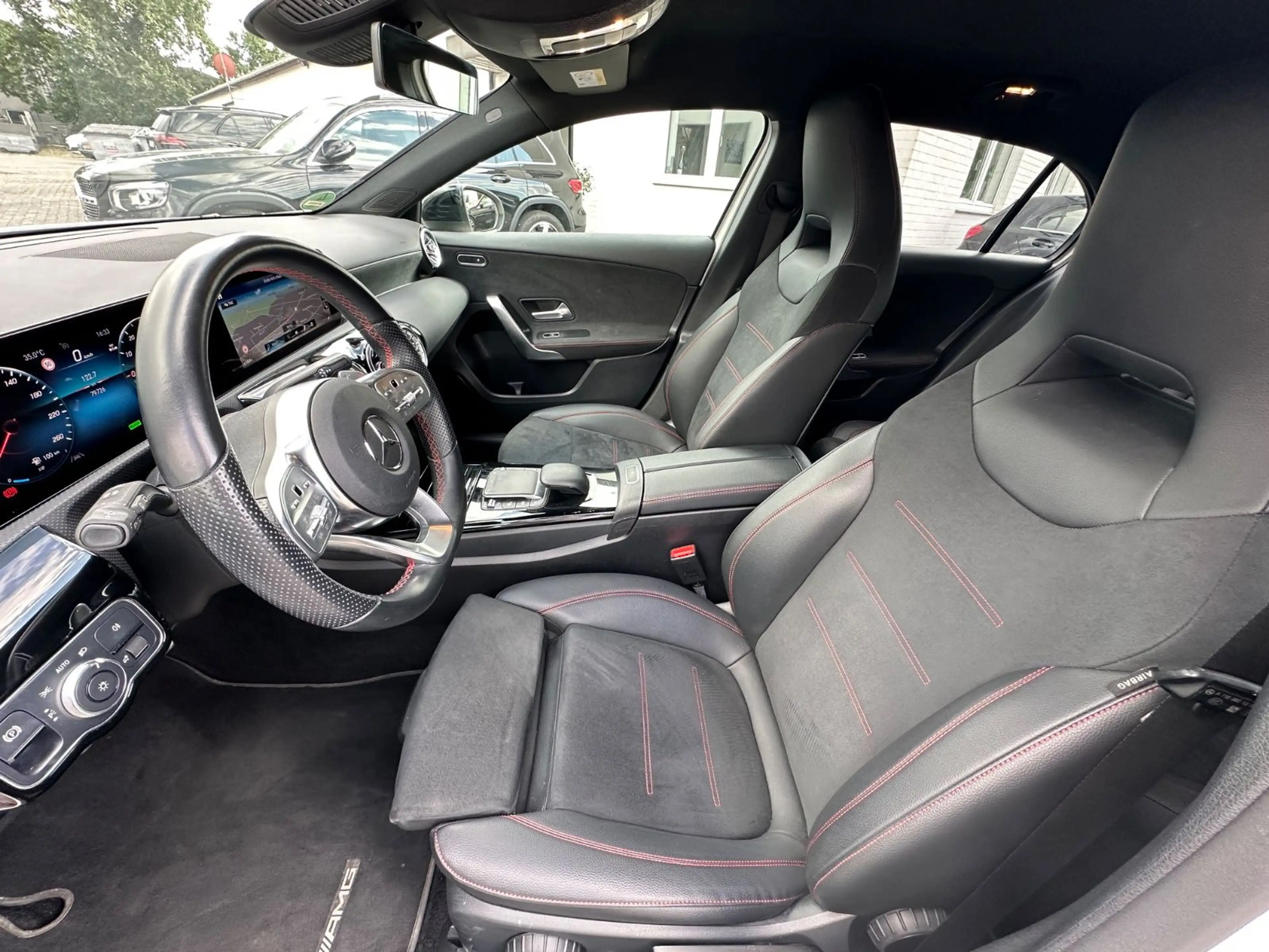 Mercedes-Benz A 250 e DCT AMG LIne LED Kamera Ambiente — photo 9