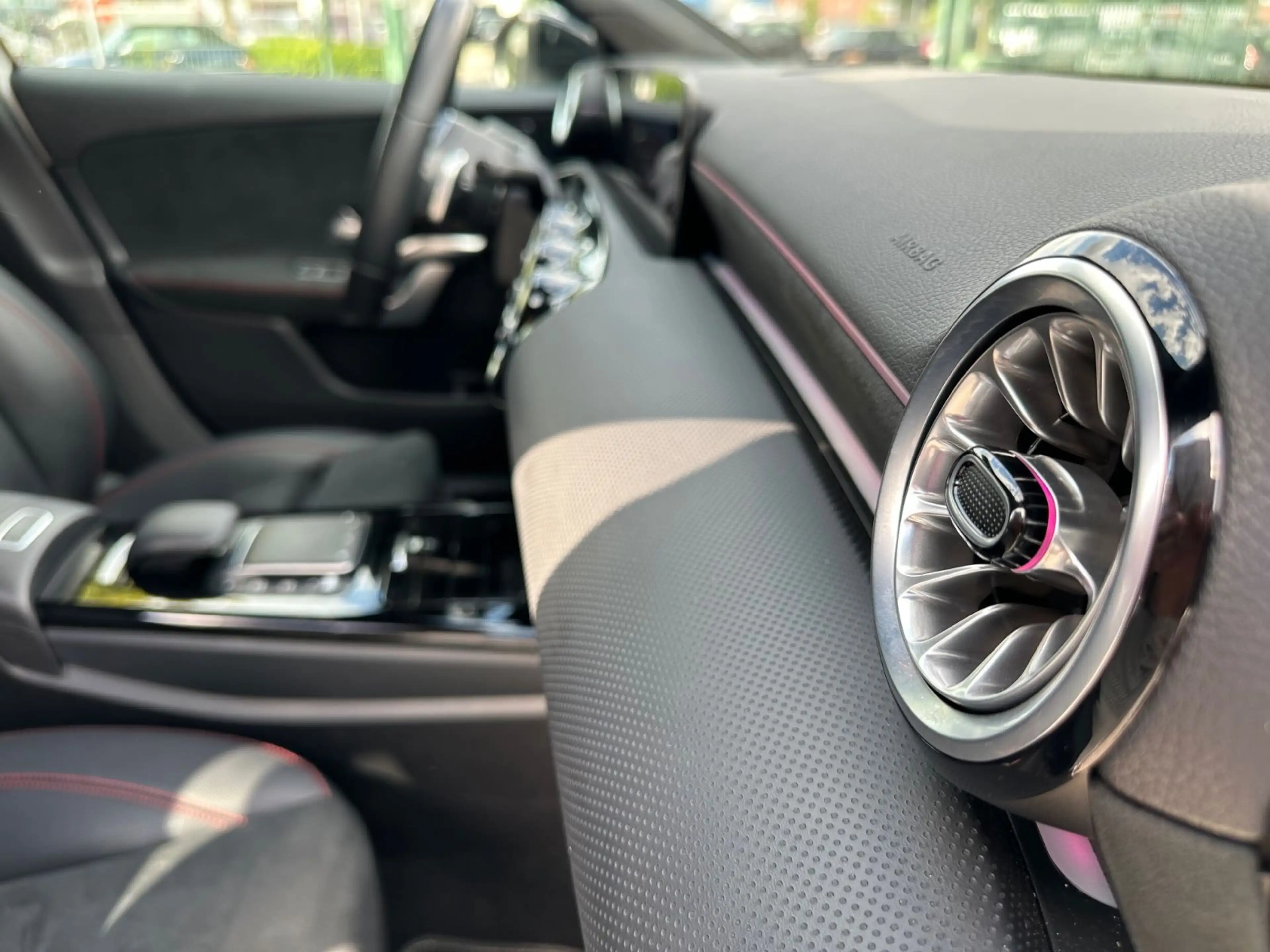 Mercedes-Benz A 250 e DCT AMG LIne LED Kamera Ambiente — photo 15