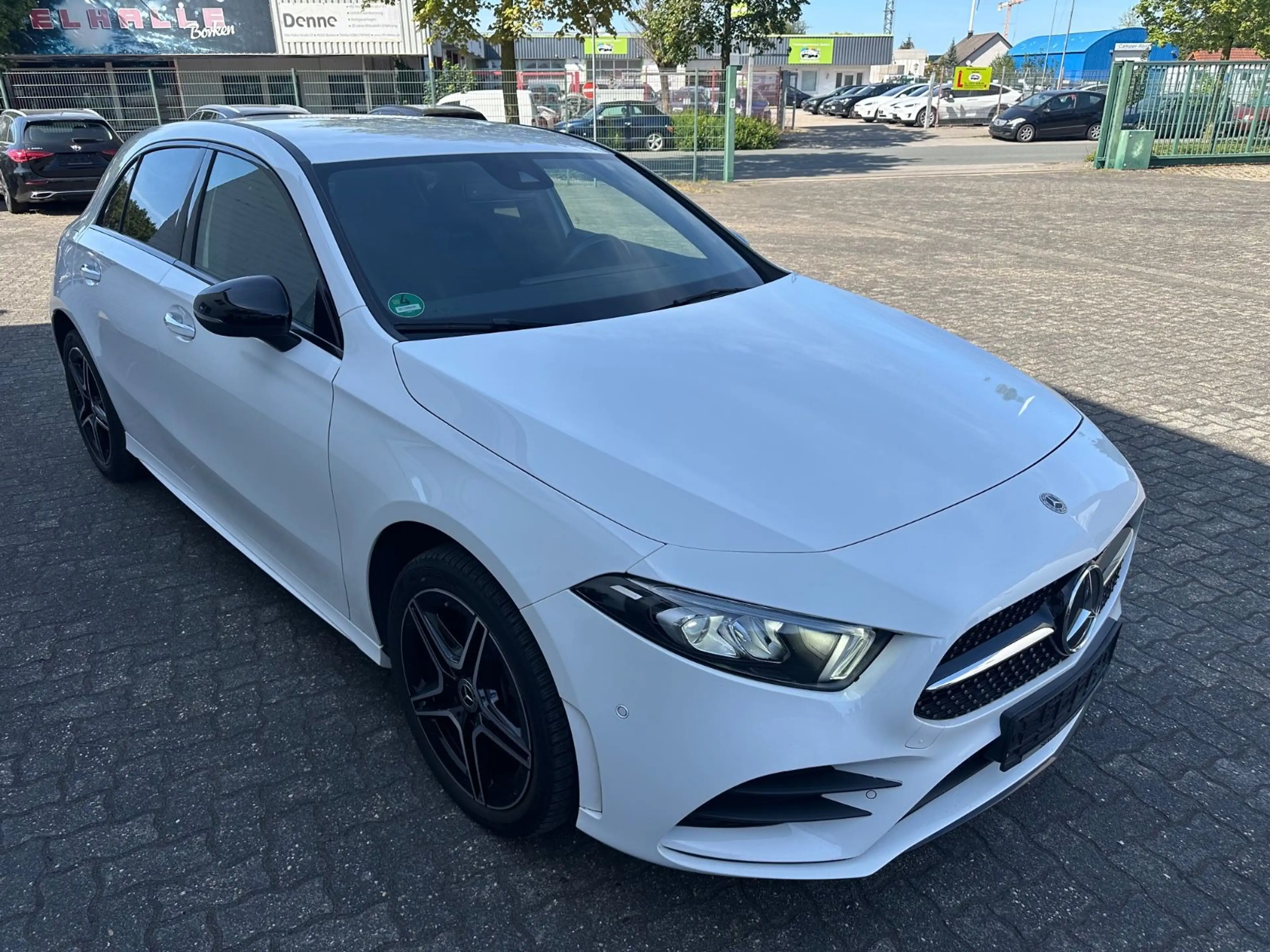Mercedes-Benz A 250 e DCT AMG LIne LED Kamera Ambiente — photo 3