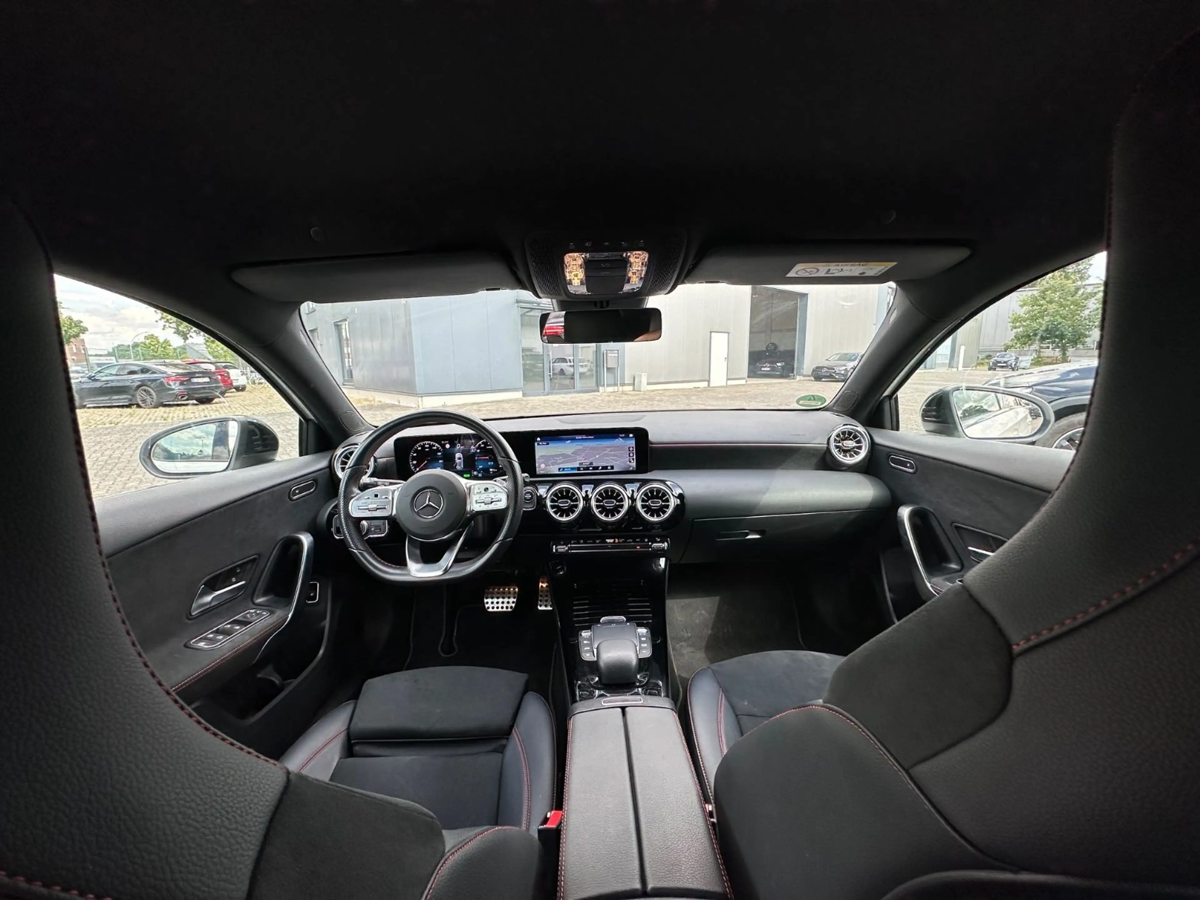 Mercedes-Benz A 250 e DCT AMG LIne LED Kamera Ambiente — photo 12
