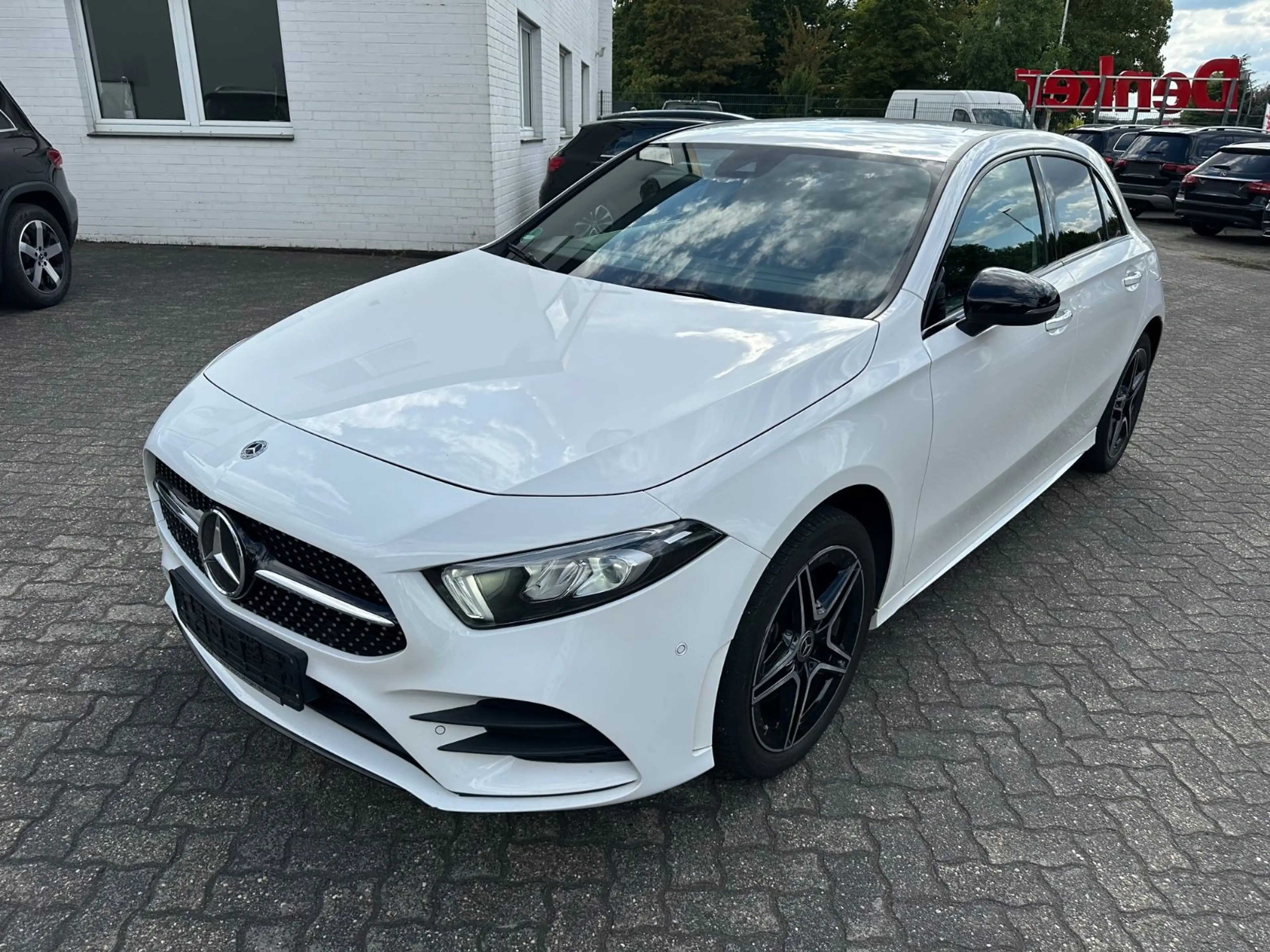 Mercedes-Benz A 250 e DCT AMG LIne LED Kamera Ambiente
