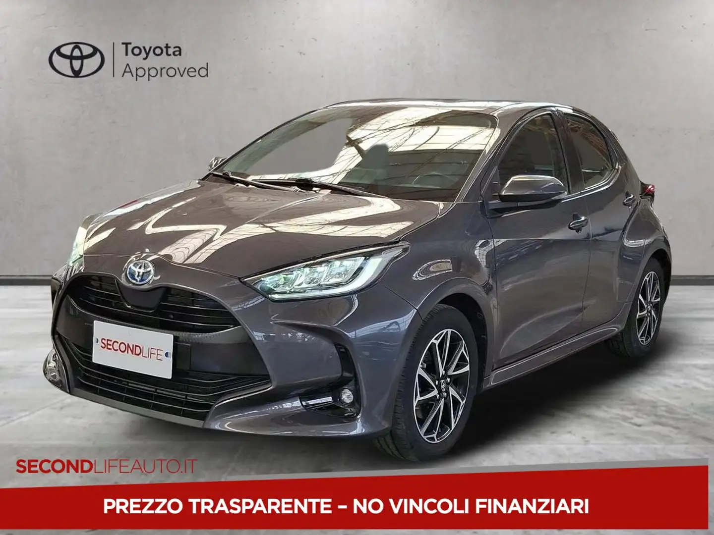 Toyota Yaris 1.5h Trend Grijs - 1