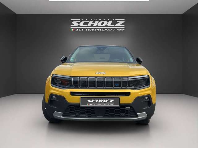 Imagine Jeep Avenger Elektro Summit