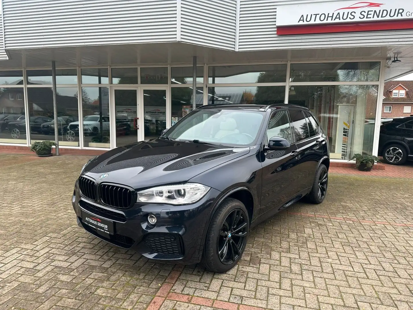 BMW X5 xDrive50i *KAM*TOP*AHK*AMBIENTE*M-PAKET Bleu - 2