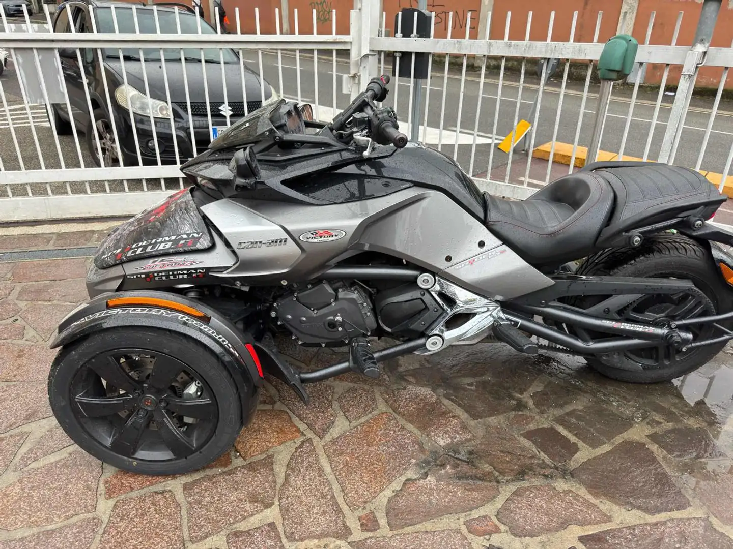 Can-Am Spyder F3 f3 Grau - 2