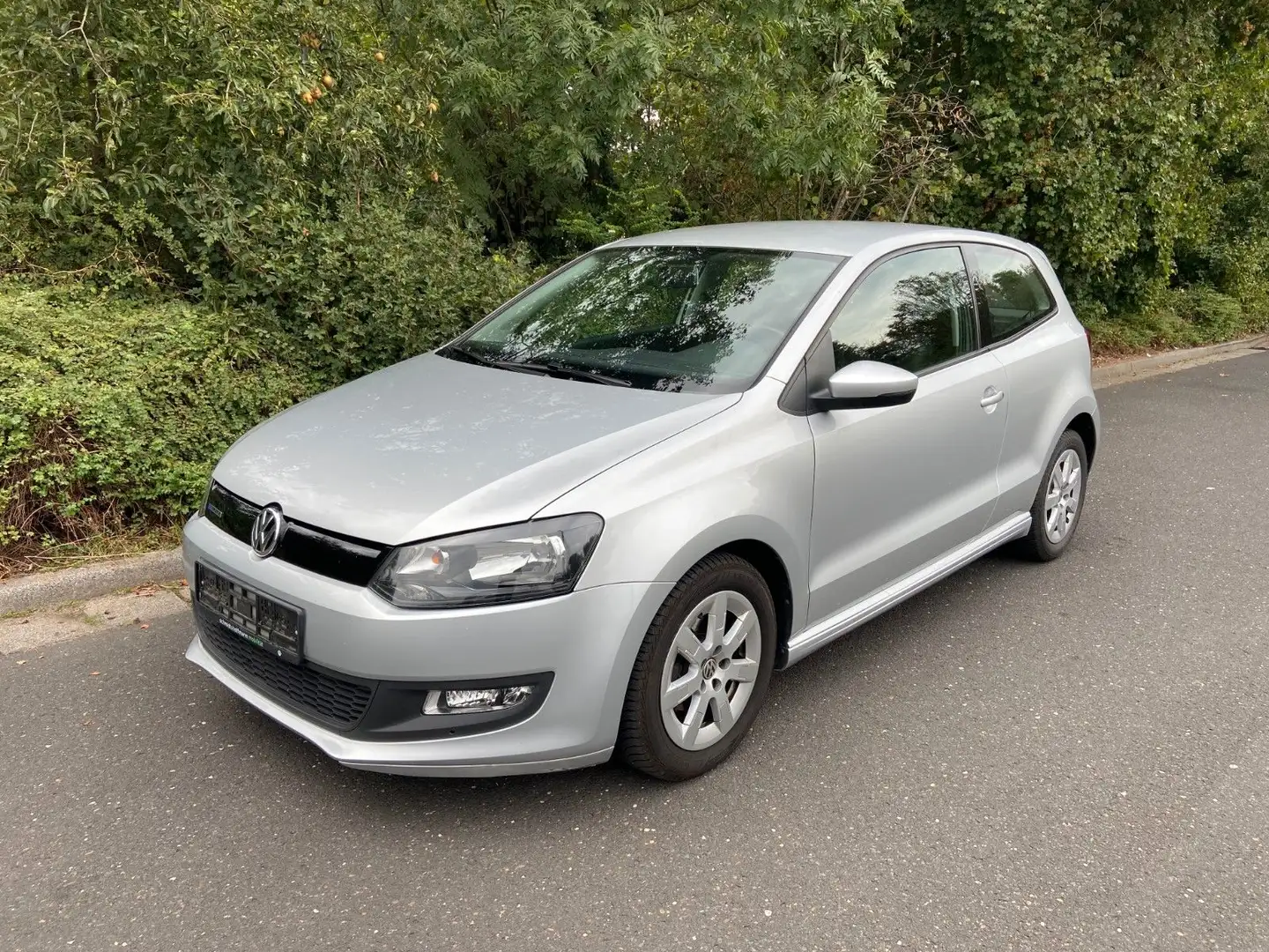 Volkswagen Polo BlueMotion/BMT 2.HAND TÜV NEU Silber - 1