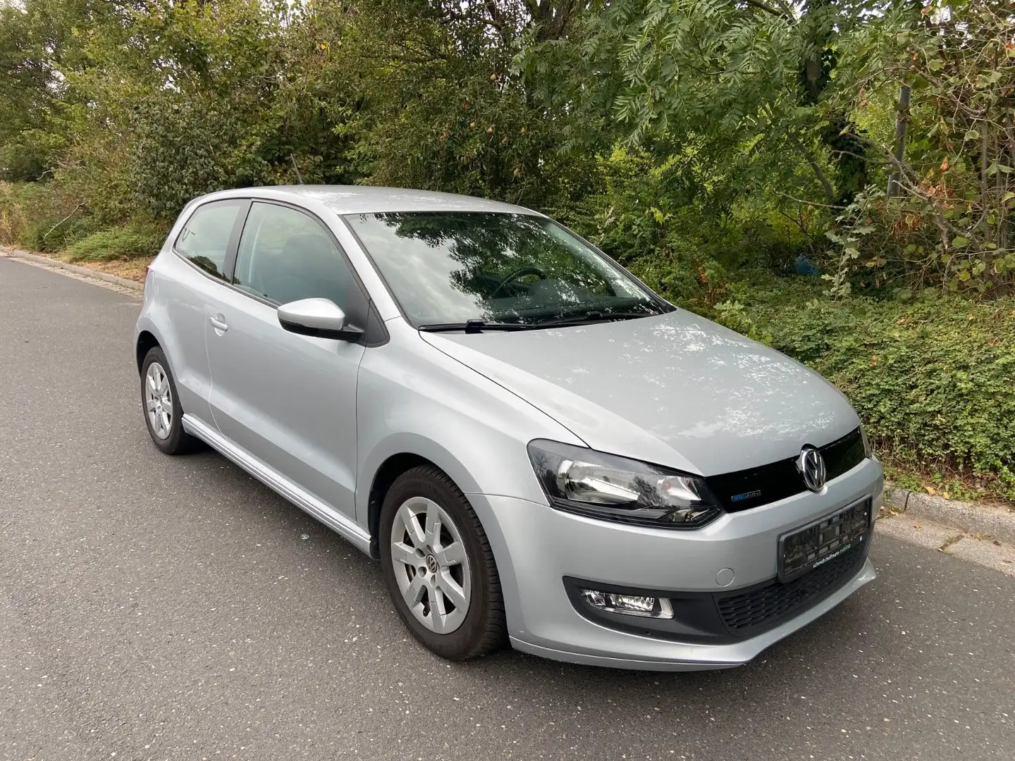 Volkswagen Polo BlueMotion/BMT 2.HAND TÜV NEU Silber - 2
