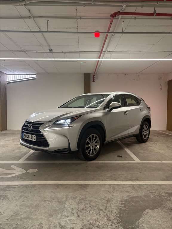 Lexus NX 300 300h Corporate 2WD - foto 1