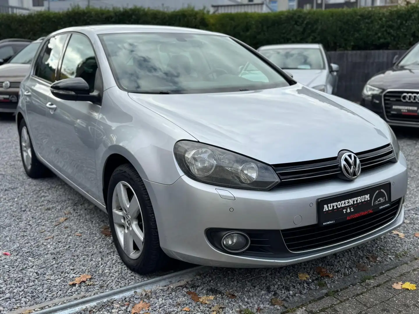 Volkswagen Golf VI Style 1.2 TSI *NAVI*KLIMA*SHZ*PDC*SHG* Grau - 1