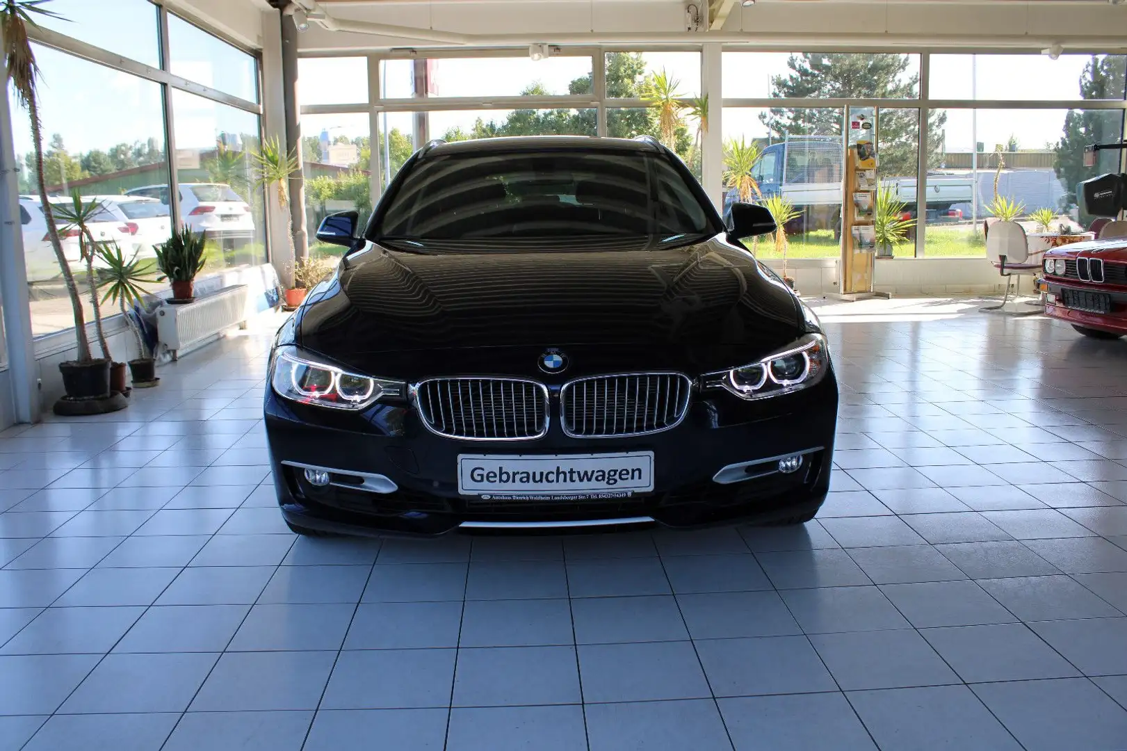 BMW 328 Touring 328 i xDrive NAVI BI-XENON 1.HAND! Blau - 2