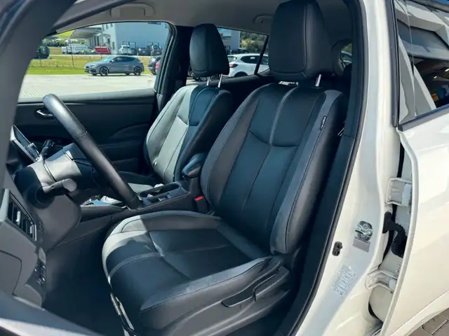 Nissan Leaf view 10