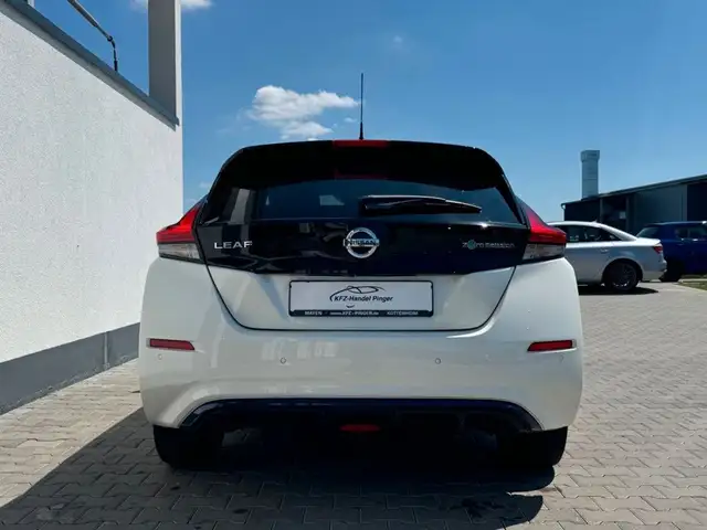 Nissan Leaf view 8