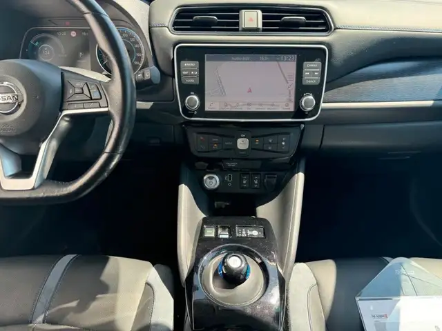 Nissan Leaf view 14