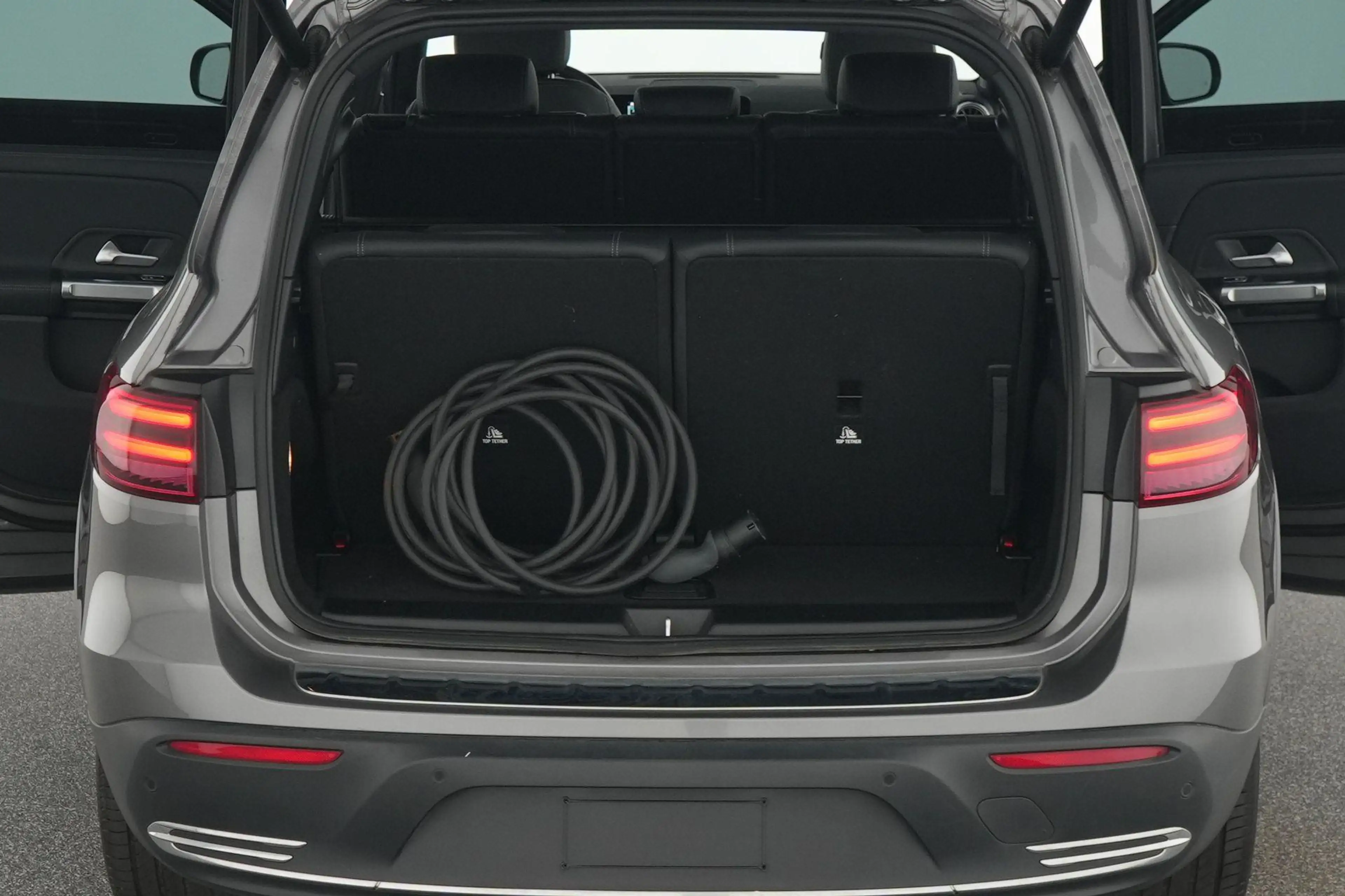 Mercedes-Benz EQB 250 250+ Luxury Line — photo 11