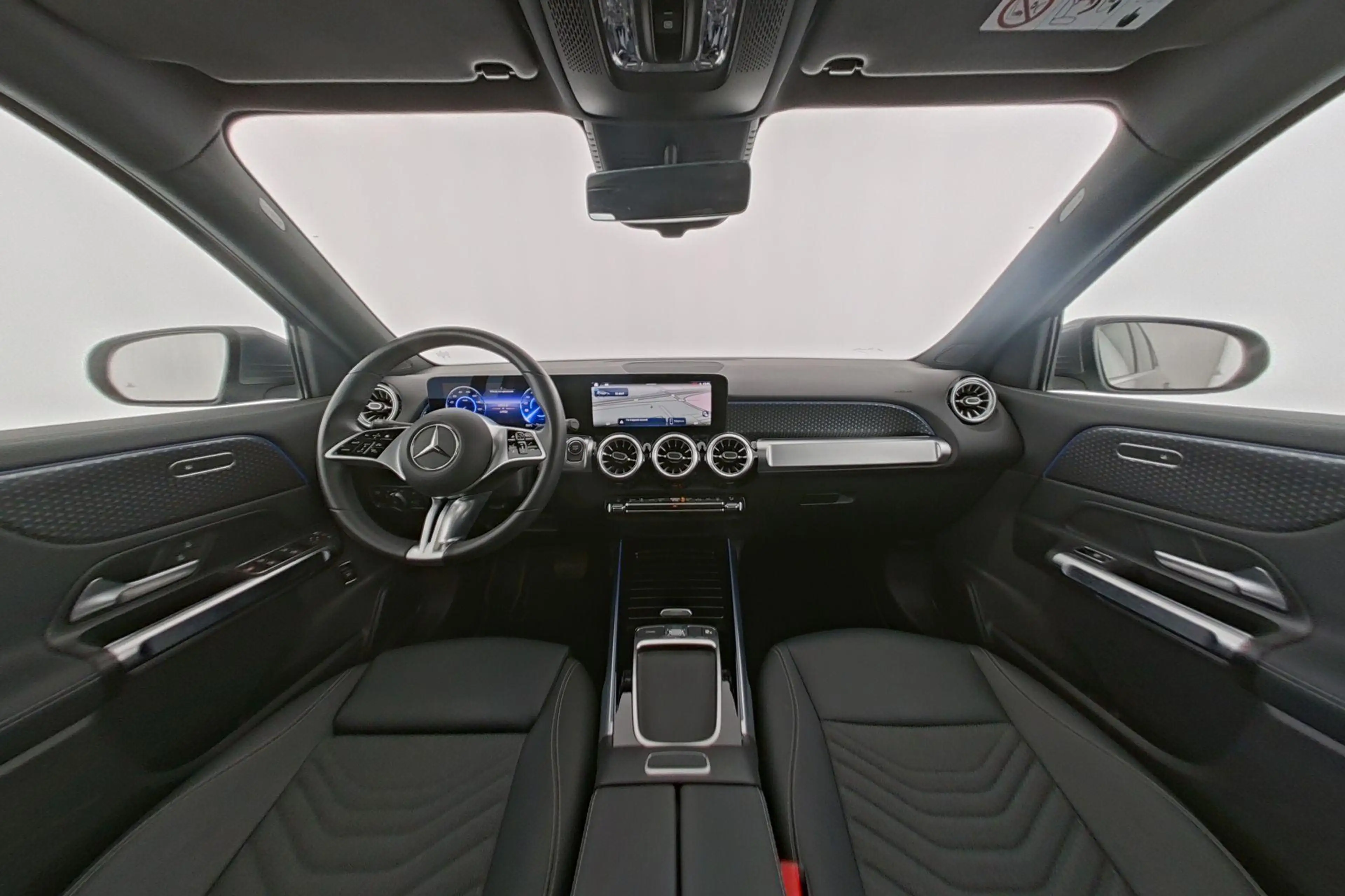 Mercedes-Benz EQB 250 250+ Luxury Line — photo 5