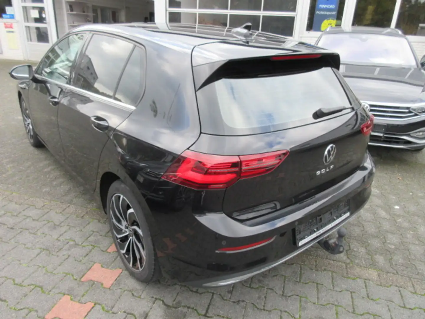 Volkswagen Golf Style 1.5 TSI NAVI PANORAMA AHK IQ LIGHT ACC ALU APS SITZHEIZUNG CLIMATRONIC Schwarz - 2