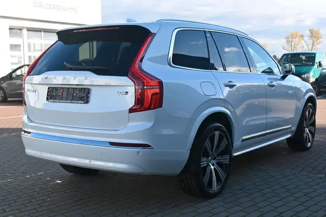 Volvo XC90 view 5